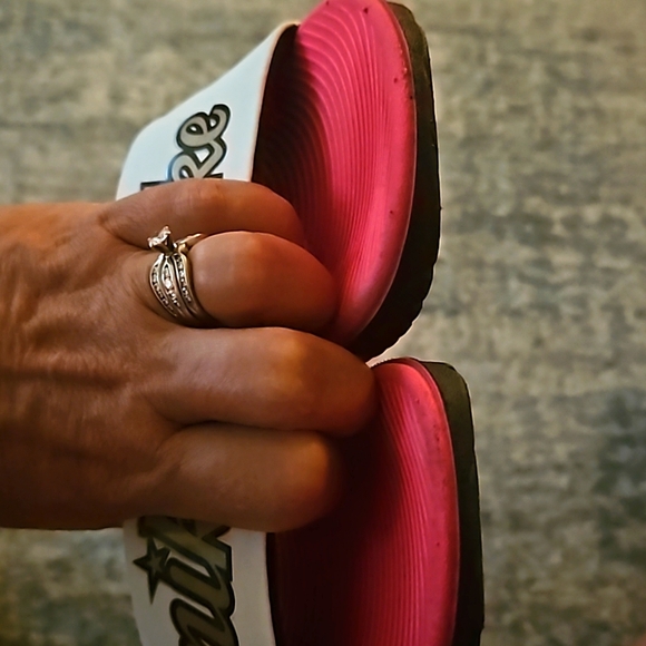 Girls Nike slides - Picture 4 of 4